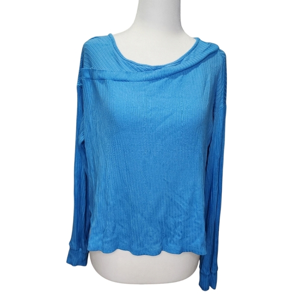 Red Haute Blue Women's Top - Picture 1 of 6